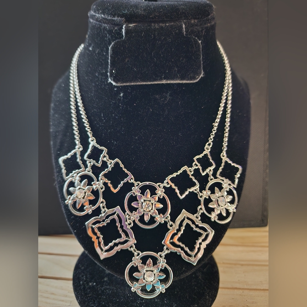 White House Black Market Silvertone Filigree Medallion Statement Necklace – EUC